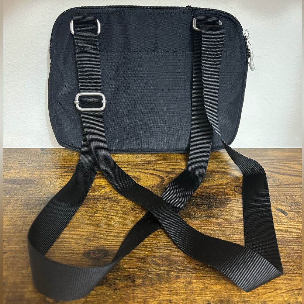 Baggallini Crossbody - Picture 2 of 3